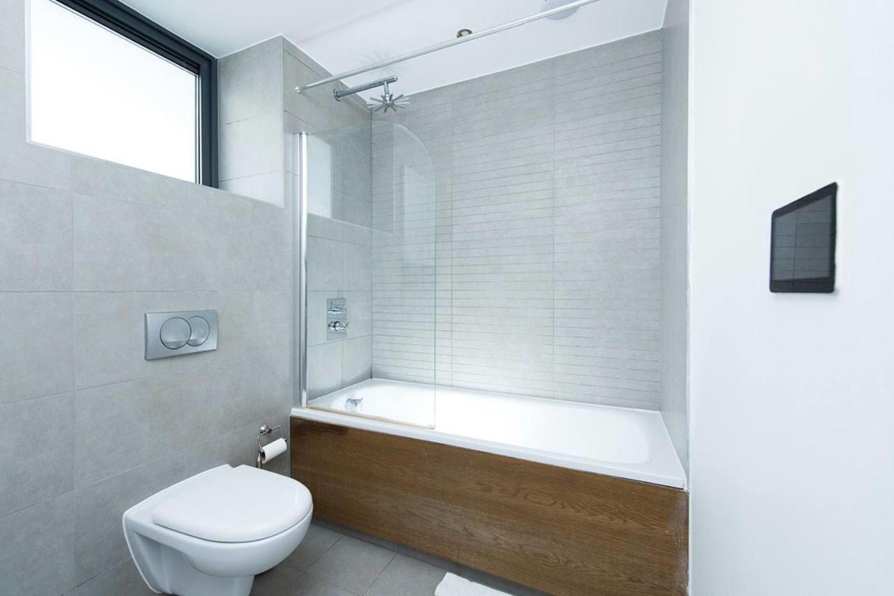 Stylish 2 Bedroom Flat With Balcony In London Luaran gambar