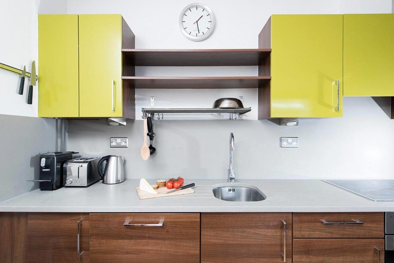 Stylish 2 Bedroom Flat With Balcony In London Luaran gambar