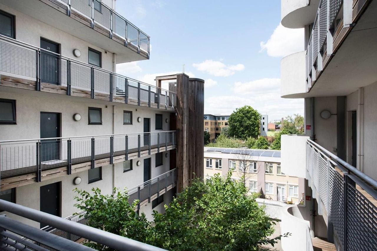 Stylish 2 Bedroom Flat With Balcony In London Luaran gambar