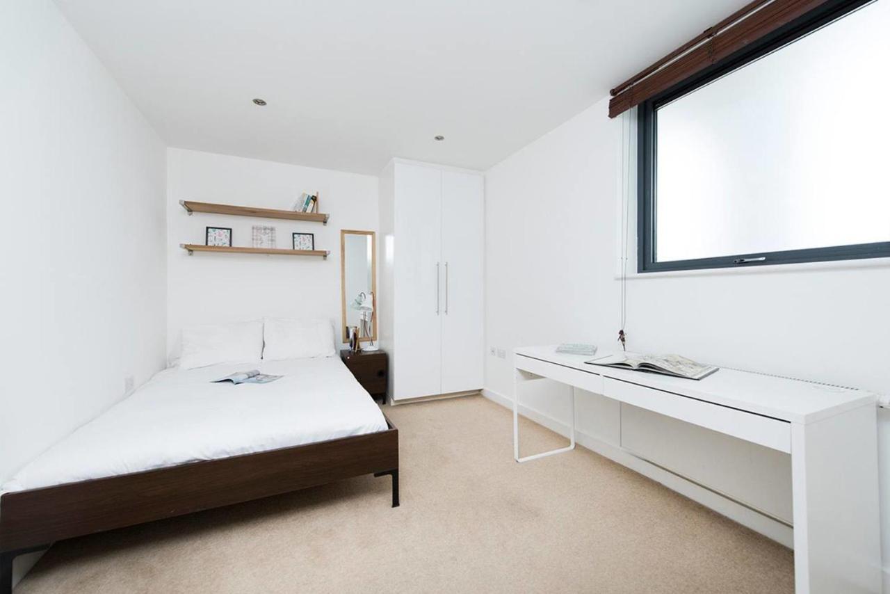 Stylish 2 Bedroom Flat With Balcony In London Luaran gambar