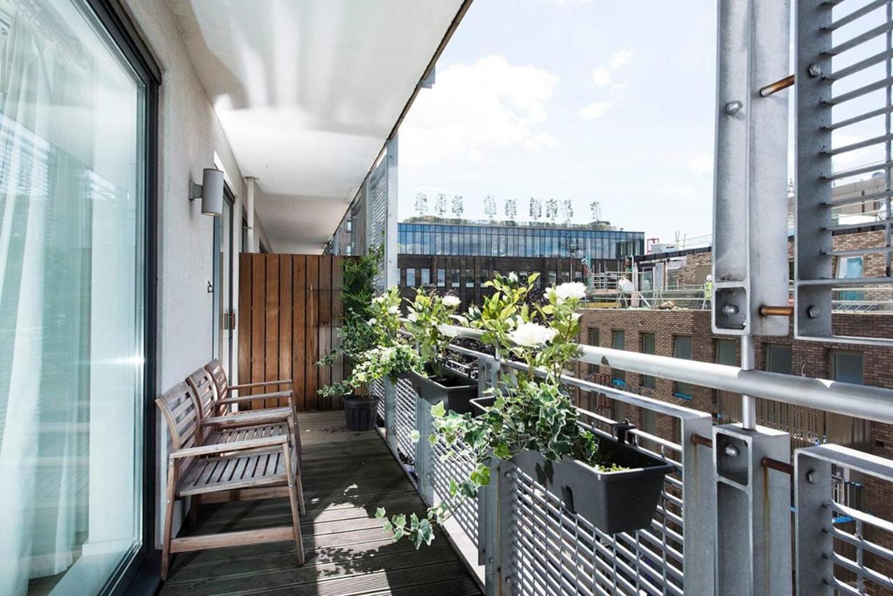 Stylish 2 Bedroom Flat With Balcony In London Luaran gambar