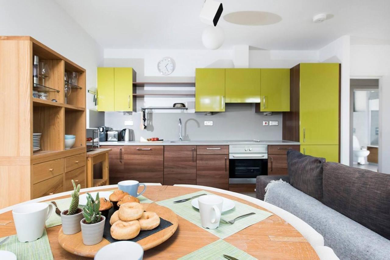 Stylish 2 Bedroom Flat With Balcony In London Luaran gambar
