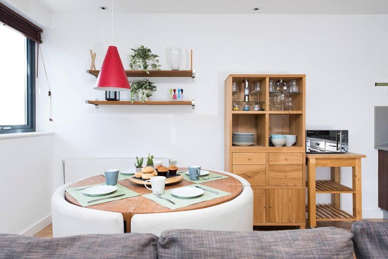Stylish 2 Bedroom Flat With Balcony In London Luaran gambar