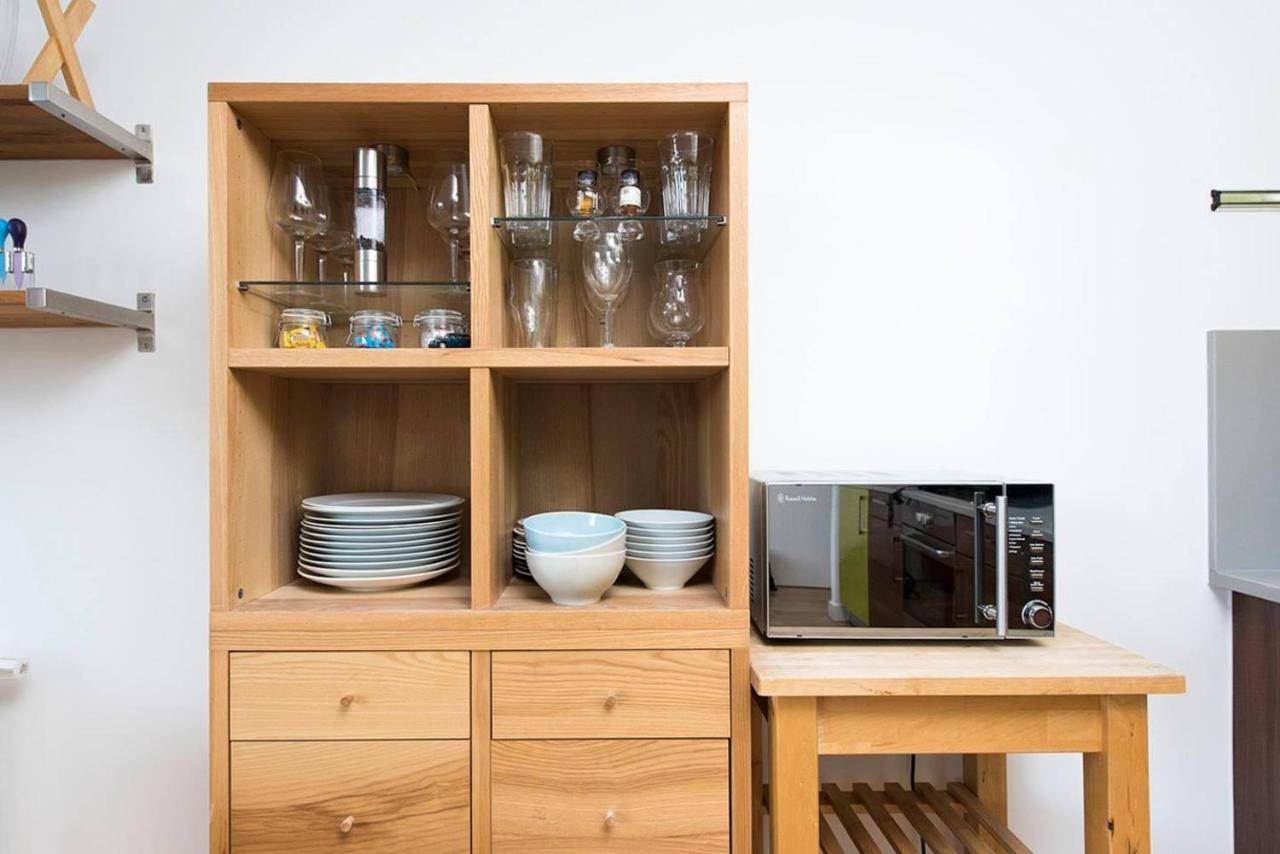 Stylish 2 Bedroom Flat With Balcony In London Luaran gambar